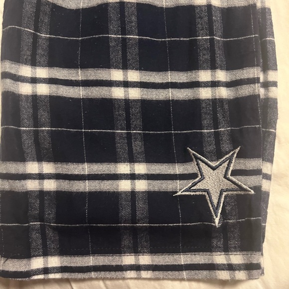 Women medium Dallas Cowboys PJ’s - Picture 3 of 5
